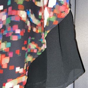 multicolor sleeveless blouse